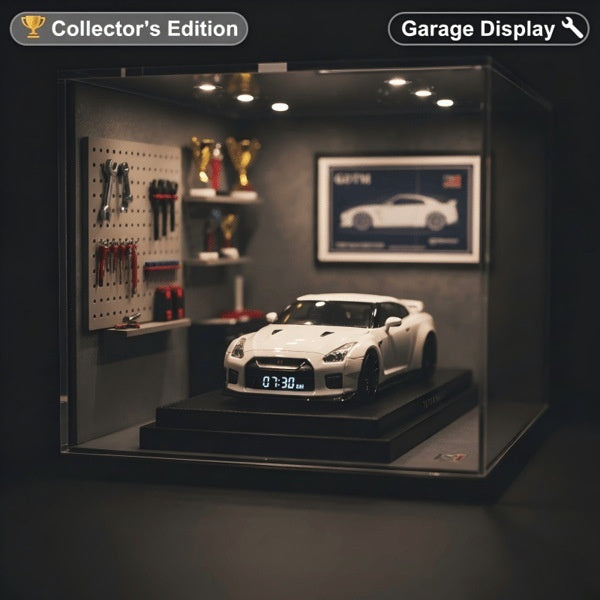 Vitrine avec réveil voiture supercar blanche sur socle, écran 01:30