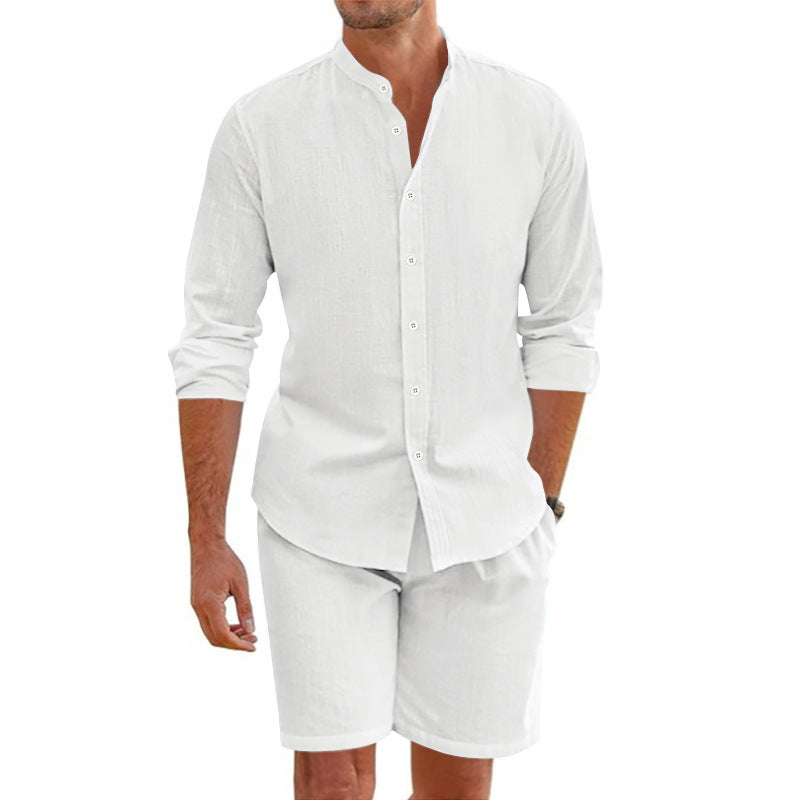 Ensemble chemise en lin blanche boutonnée et short blanc