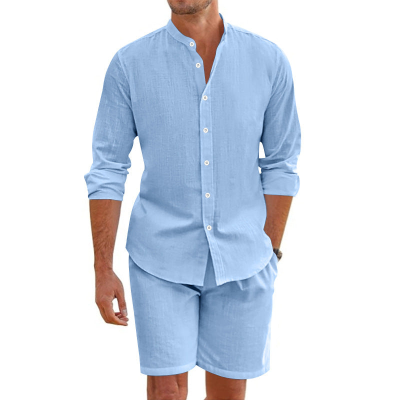 Ensemble chemise en lin bleu clair boutonnée et short bleu clair