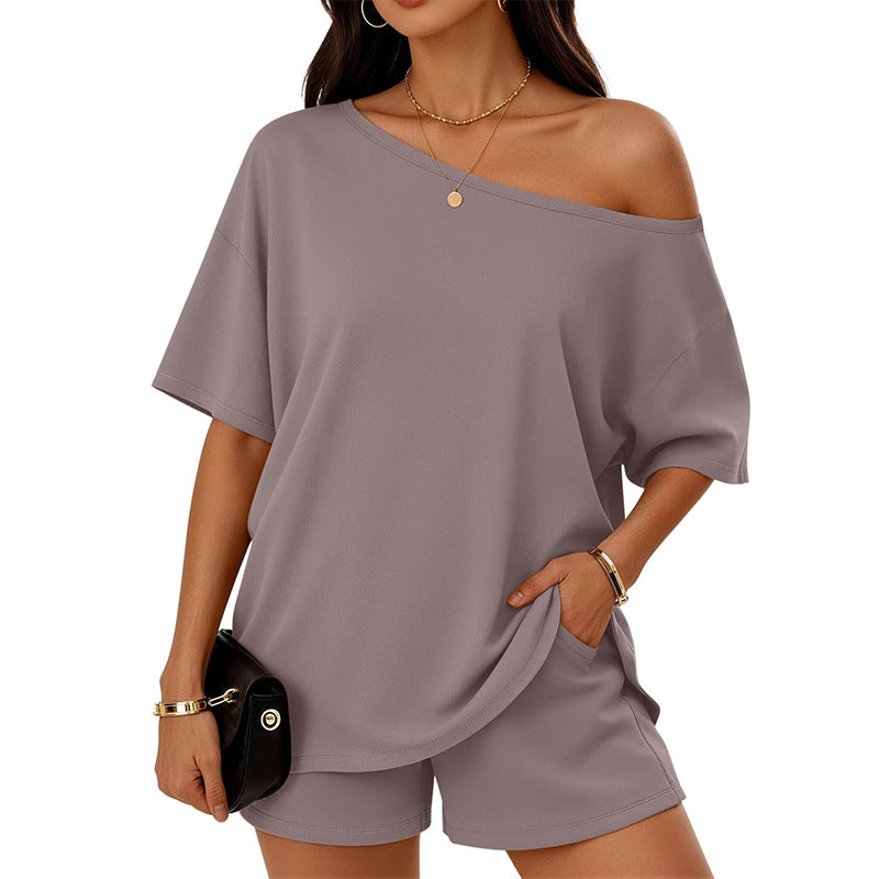 Ensemble femme: top ample décolleté asymétrique et short, gris taupe